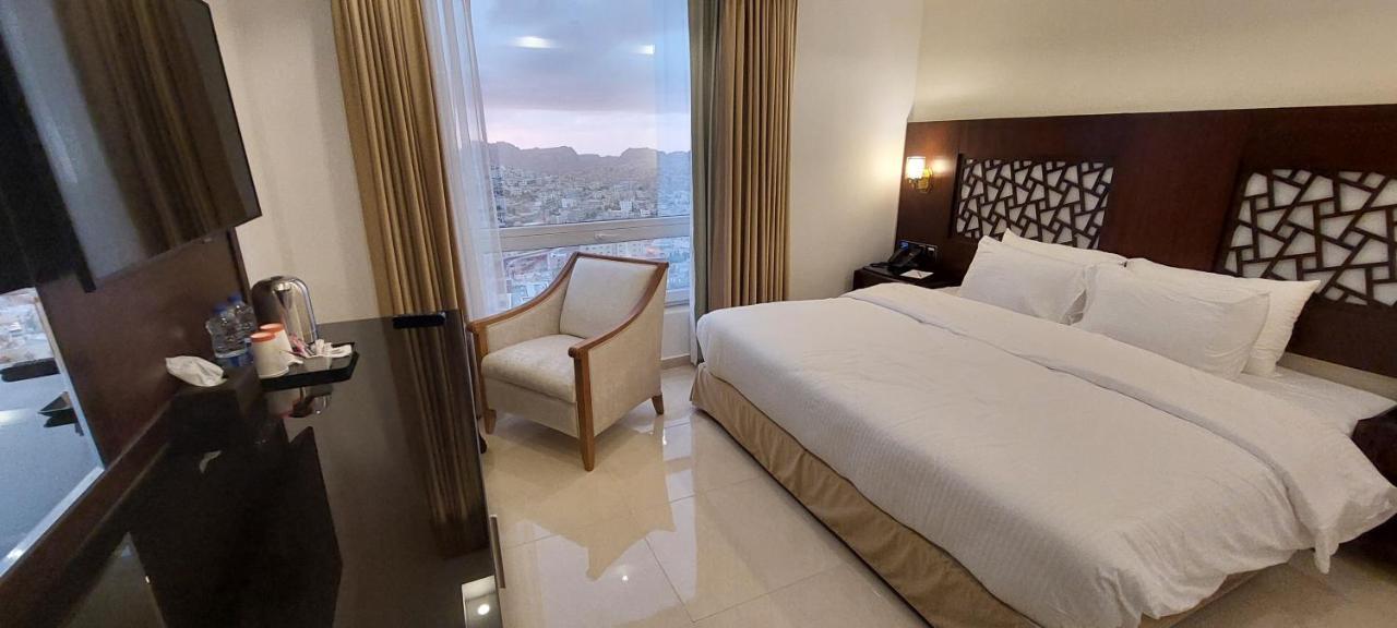 Petra Elite Hotel Wadi Musa Buitenkant foto